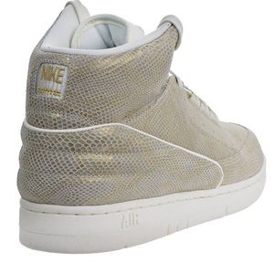 Nike | Air Python PRM Sail/Metallic Gold | Sz 7.5